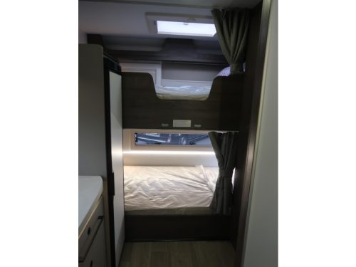 Benimar Cocoon 425 LARGE BUNK BED AND POP-UP BED photo: 19