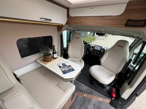 Pilote V 600 G Awning, Bicycle Rack, TV, photo: 9