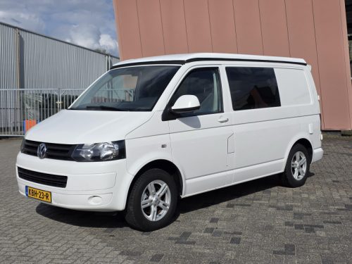 Volkswagen T5 2 TDI 4 berth Pop-top roof 2014 photo: 3