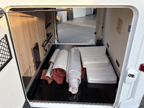 Hymer Exsis-T 588 LENGTH BEDS-AIR SUSPENSION photo: 16