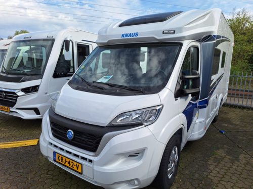 Knaus L!ve Wave 650 MF 180HP-AUTOMATIC-694CM photo: 1
