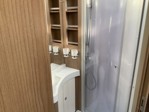 Carthago Malibu I 460 AUTOMATIC 150 hp Integral, Length-beds & Pull-down bed, Garage, Engine air conditioning, Roof air conditioning, Level System, Camper centrum on the road Marum photo: 21
