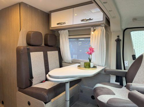 P&ouml;ssl 2Win Plus 600 D-line 140 hp AUTOMATIC 9-speed Euro6 Fiat Ducato NIEUW **Slechts 6 meter/Groot dwarsbed/4 zitplaatsen/Luifel/Apple photo: 8