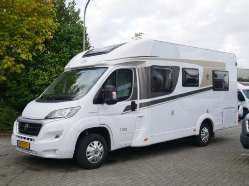 Carado T348, 6.80 Meter, French bed, Pop-top roof, Memo Bike rack photo: 2