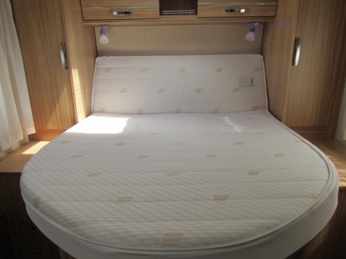Hymer T598 Semi-integrated French bed Pop-top roof year of manufacture2018 photo: 14