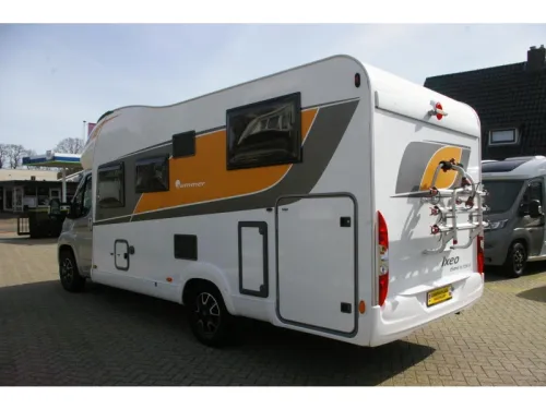 B&uuml;rstner Ixeo Time IT 726 G Single beds, Pop-top roof. photo: 3