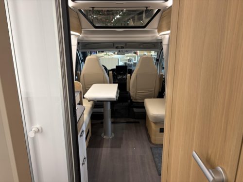 Adria Coral Plus 650 DC Queensbett / Automatik Foto: 18