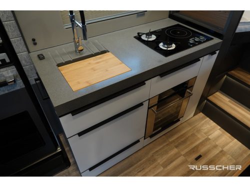 NIESMANN BISCHOFF Arto 78E 9G-Tronic Mercedes | Nieuw Model | Levelsysteem | Leder | Dakairco foto: 8