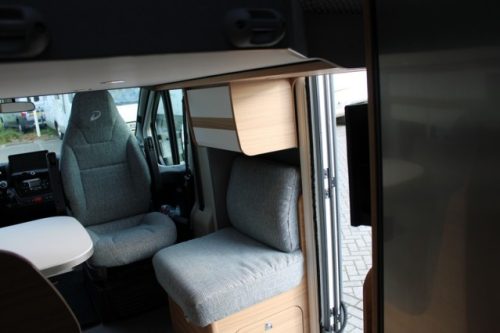 Dethleffs 7052 DBM Just 90 Queenbed + Hubdach ger&auml;umige Garage (94 Foto: 53