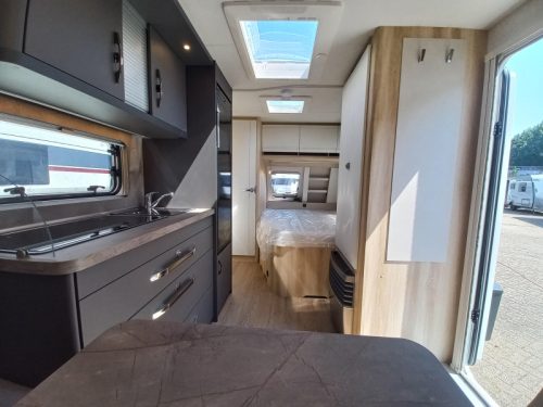 Hobby De Luxe 460 UFE 1500kg Foto: 7