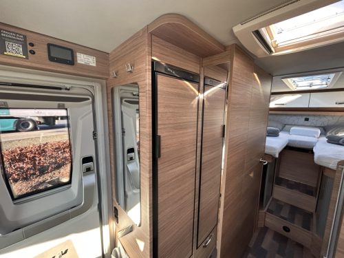 Weinsberg CaraCore 700 MEG Autom&aacute;tico, Aire Acondicionado 230V foto: 21
