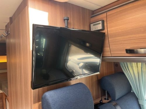 Weinsberg Caracompact R57 Airco Cruise Single beds Solar. CarPlay photo: 17