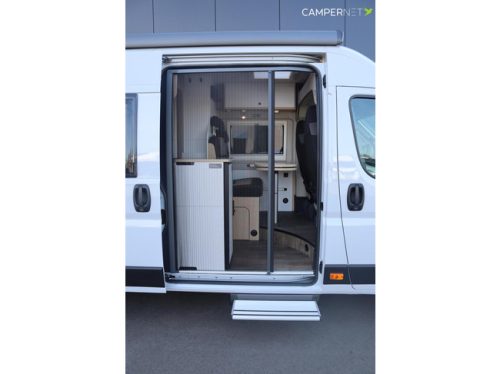 LMC Innovan 640 Pure 140hp Automatic | Thule awning | Single beds | Parking sensors | Alloy wheels | Plenty of storage space | LED photo: 5