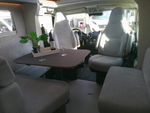 LMC Cruiser 740 EL single beds, Automatic photo: 8