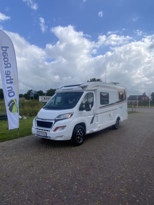 Weinsberg Pepper 600 Peugeot 163 HP, Semi-integrated, 2 Single beds, Garage, Automatic dish / LCD Camper Centrum On the Road at Noorderringweg 4 in Marum.