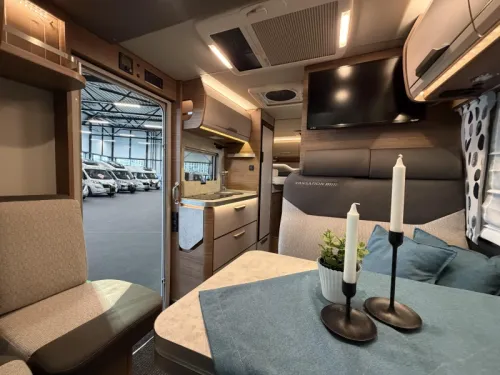 Knaus Van TI 650 MEG Automaat / Levelsysteem  Foto: 11