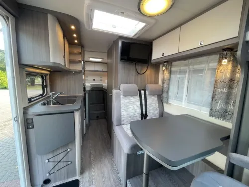 Hobby Optima Ontour 65 GE Einzelbetten 52000 km 19 Foto: 14
