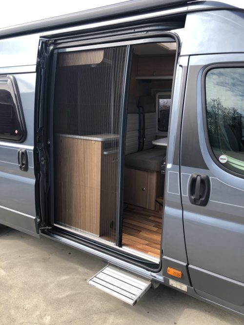 Hymer Yellowstone 649 SINGLE BEDS photo: 19