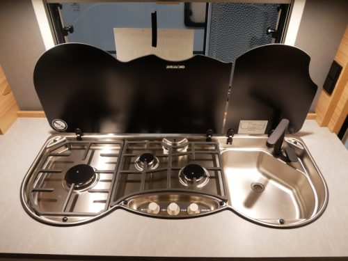 Dethleffs Summer Edition 530 DR U-shaped dinette + Queensbed photo: 10