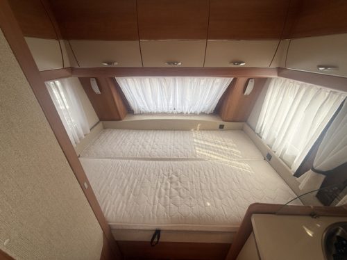 Hobby 455 UF Exellent in new condition Bovag inspected 2025 transverse bed mover truma bicycle rack 2x awning thule insect screen door photo: 12