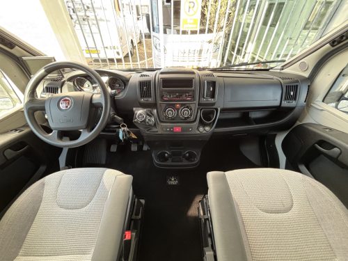 Adria Matrix Plus 670DC QUEENSBED + POP-TOP ROOF + FACE TO FACE photo: 13