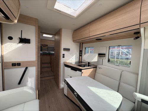 Rapido C 66 Optimum Line Primeur Face to Face photo: 6