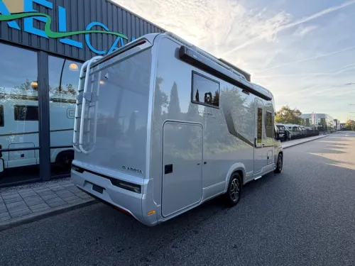 Adria Coral Supreme 670 DL AIRCO/180HP/AWNING photo: 2
