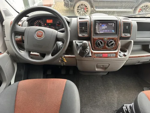 Joint Spaceline Fiat 130PK Dachklimaanlage TV Foto: 15