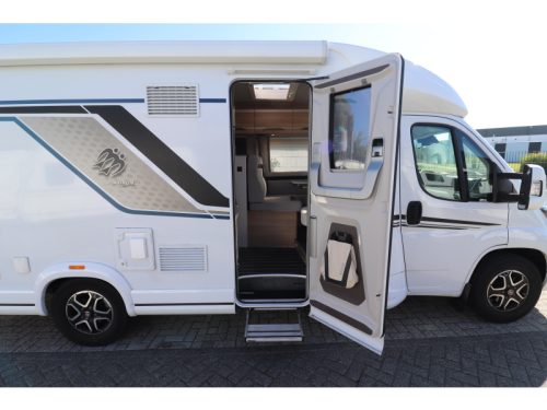 Knaus Sky TI 700 MEG Automatic / Single beds photo: 9