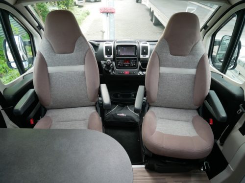 Carthago Malibu Van 640 LE Charming GT, 6.40 Meter Camper Van, Single Beds photo: 5