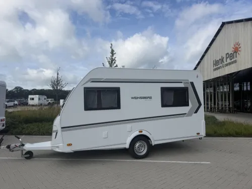 Weinsberg CaraOne Edition HOT 390 QD Sitzgruppe vorne / Querbett  Foto: 4