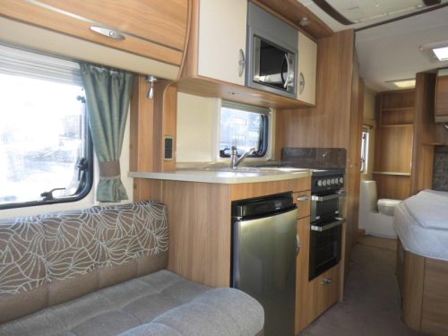 Swift Challenger 570 Satellite, awning and air conditioning photo: 11