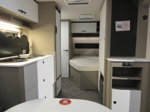 Dethleffs C'go Active 495 FR SPACIOUS LAYOUT AND HIGH FRIDGE photo: 2