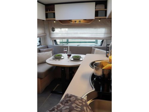 LMC Style 440 D model 2027, French bed photo: 41