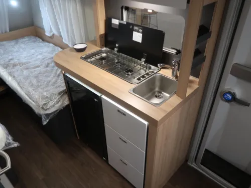Knaus Sport 460 EU SINGLE BEDS / SPACIOUS SEATING photo: 10