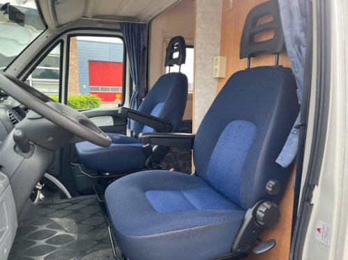 Peugeot Boxter Buscamper | Awning | Maxxfan | Convertible Round Seating | Bearlock photo: 8