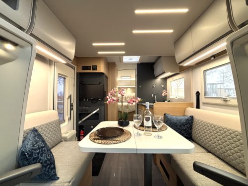Adria Matrix 650 DC CAMA QUEEN + CAMA ABATIBLE + CARA A CARA 2023 foto: 18
