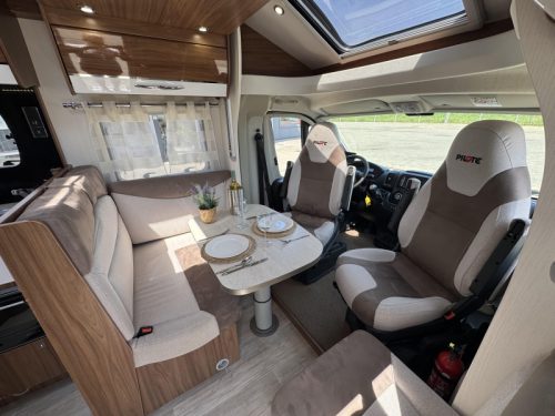 Pilote Essentiel P 706 Queensbed Pop-top roof  photo: 13