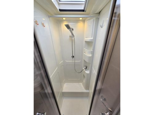 Hymer Exsis-T 678 Automatic 180hp Single beds  photo: 16