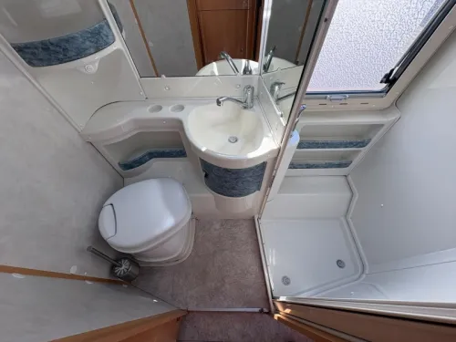 Weinsberg Komet 680 MQ,Fixed bed,Pop-top roof  photo: 17