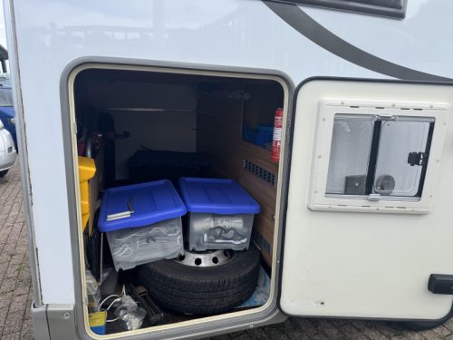 B&uuml;rstner Travel Van T 620 Single beds Air conditioning photo: 27