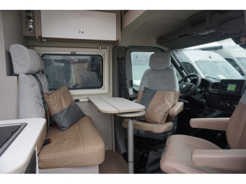 B&uuml;rstner Delfin C 621 Renault photo: 12