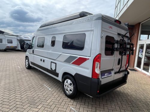 LMC Innovan 600 4 Berth Pop-top roof photo: 5