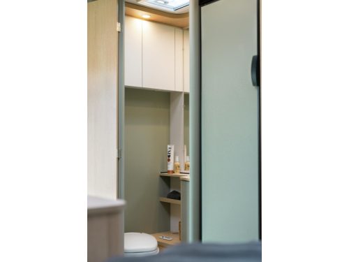 LMC Style Lift model 2027 single beds photo: 4