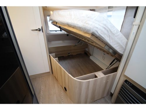 Hobby De Luxe 460 UFE Franz&ouml;sisches Bett & Rundsitzgruppe! Foto: 16
