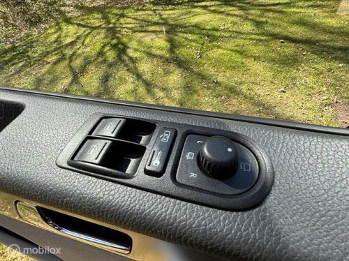 Volkswagen California 2.5 TDi 130 Pk H6 | 1st Owner | Orig.NL | 133dkm NAP | Electric pop-top roof | Towing hitch | Fully dealer maintained | DEA photo: 20