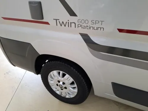 Adria Twin 600 SPT 130PS Querbett Klimaanlage Foto: 3
