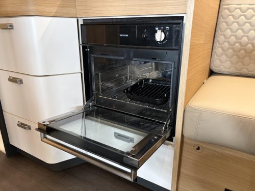 Adria Coral Plus 650 DC Queensbett / Automatik Foto: 12