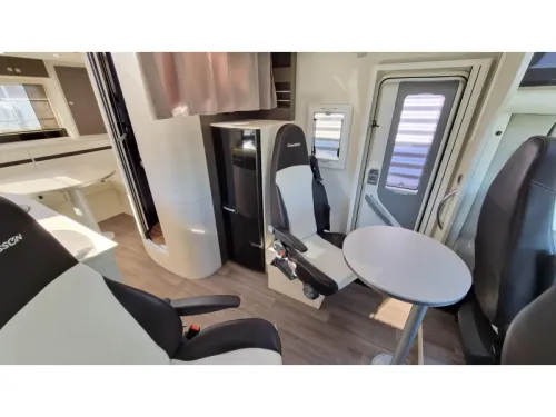 Chausson Welcome 711 TL Round Seating 4-person photo: 7