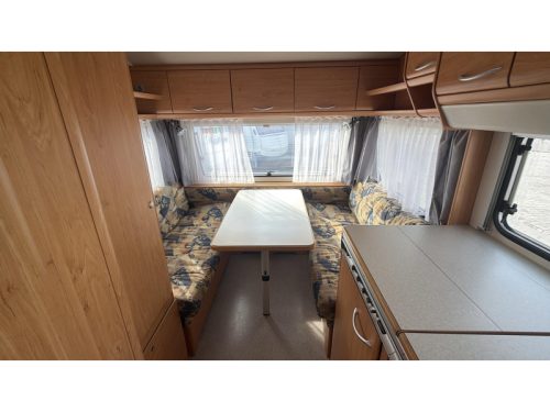 Knaus Blue Line 400 TK Bunk bed, 2x Seating & Awning photo: 4
